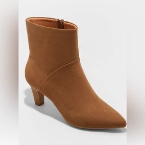 Trendy Fashionable latest trendy Ankle Boots with side zipper.